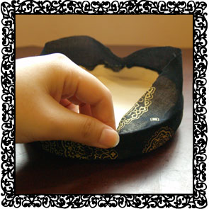 Home Decor and Handicraft: Glue Fabric to Side of Lid