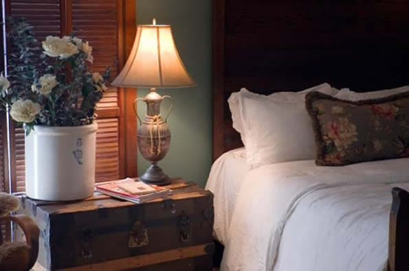 Interior Design: Country Style Bedroom